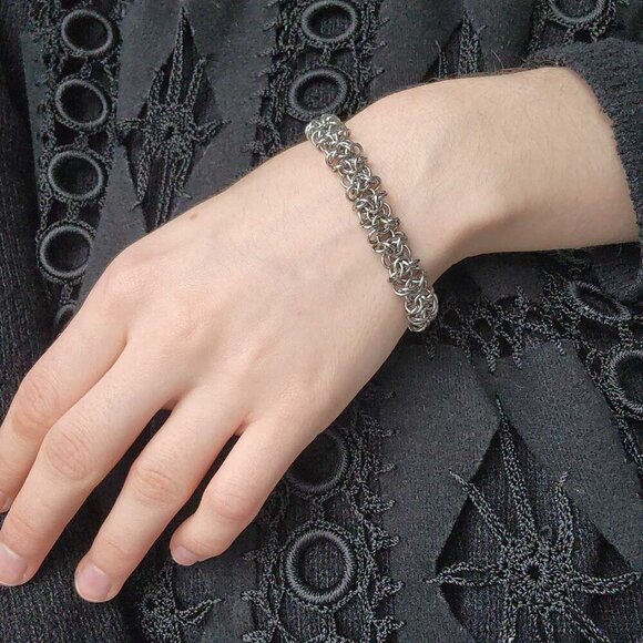 Vintage classic gothic silver orc weave bracelet - Picture 8 of 9